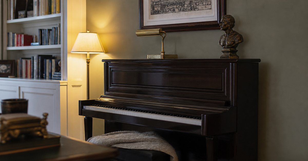 Does piano size directly affect tone quality in a fine upright instrument?